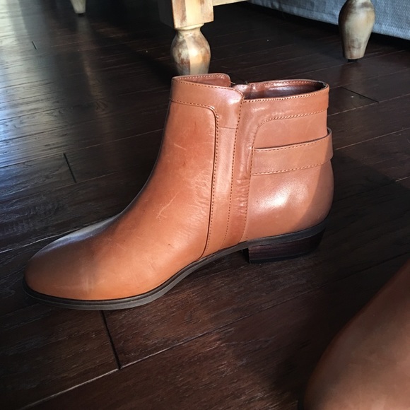 EUC Lauren Ralph Lauren cognac booties - Picture 2 of 6